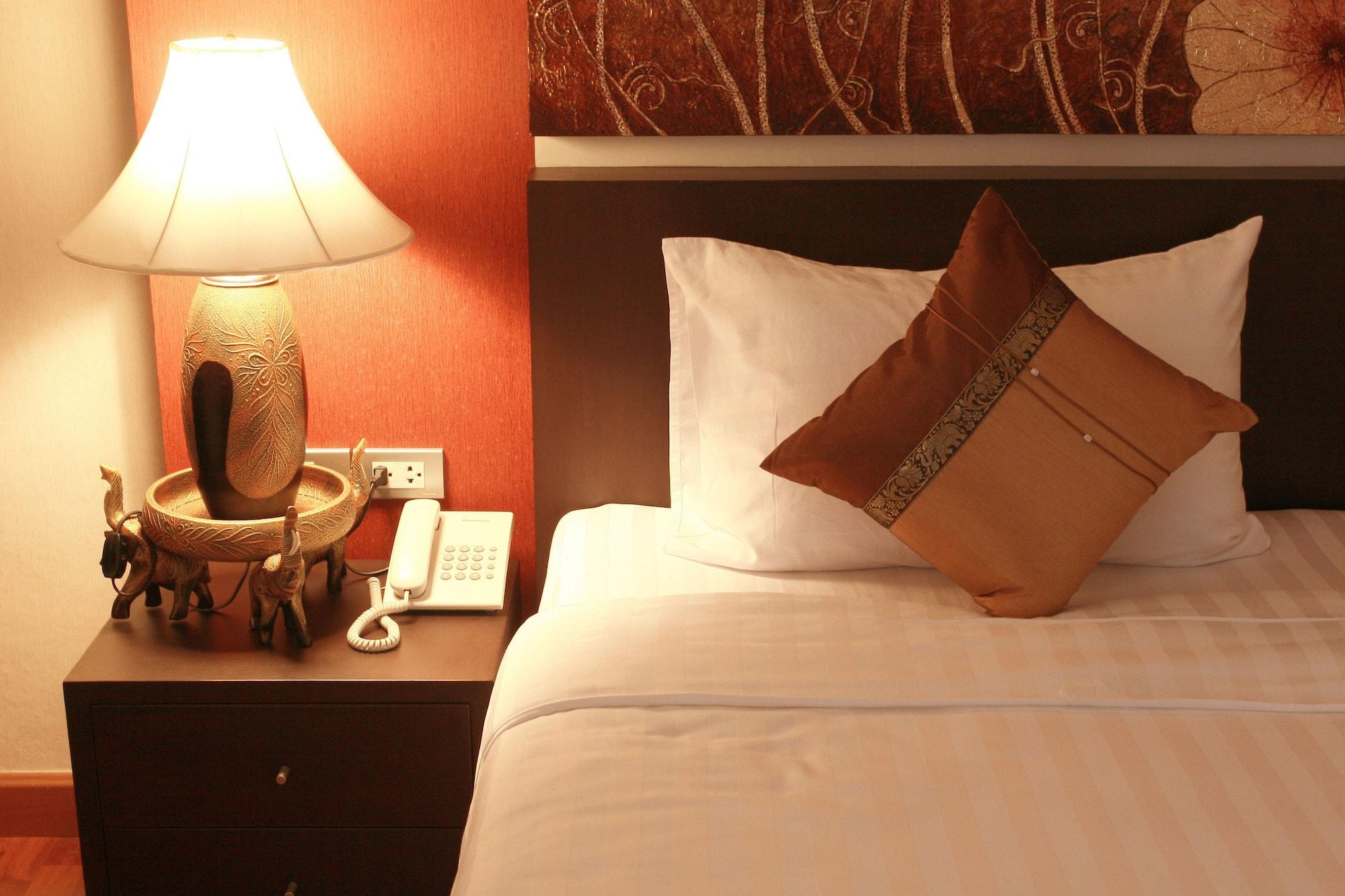 Mirth Sathorn Hotel Bangkok Eksteriør billede