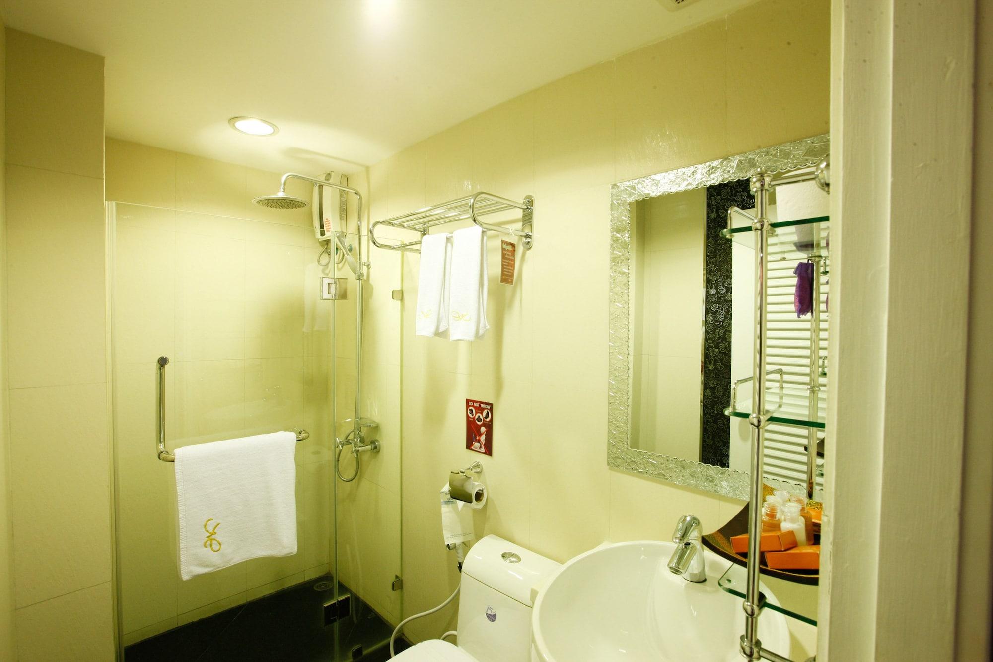 Mirth Sathorn Hotel Bangkok Eksteriør billede