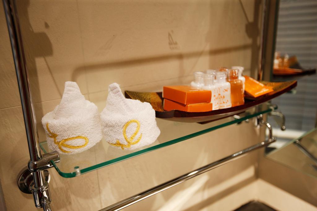 Mirth Sathorn Hotel Bangkok Eksteriør billede